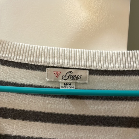 GUESS Longsleeve✨ - Picture 3 of 4